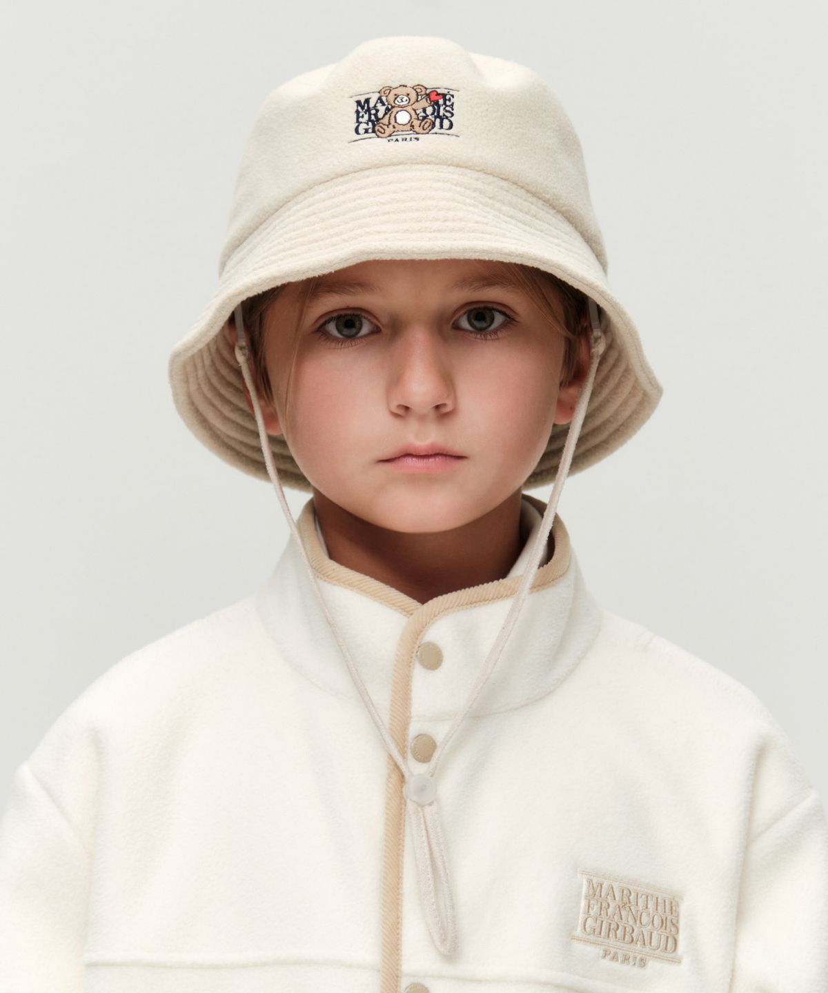 마리떼 키즈(MARITHÉ KIDS) KIDS BEAR CLASSIC LOGO FLEECE BUCKET HAT beige
