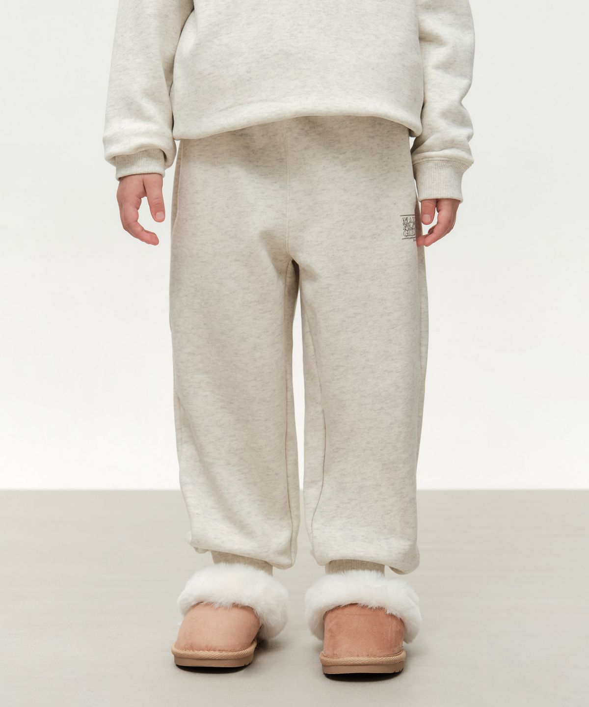 마리떼 키즈(MARITHÉ KIDS) KIDS DOODLE CLASSIC LOGO SWEAT PANTS (BRUSHED) oatmeal