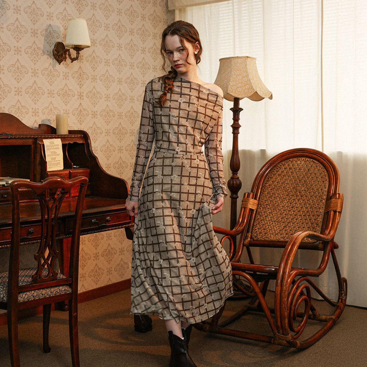 던드롭(DUNDROP) DD_Check flower sleeved dress_KHAKI BROWN