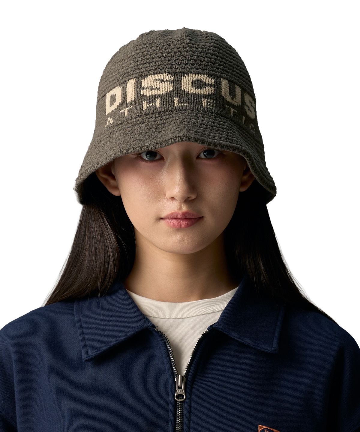 디스커스 애슬레틱(DISCUS ATHLETIC) 로고 자가드 니트 버킷햇 카키