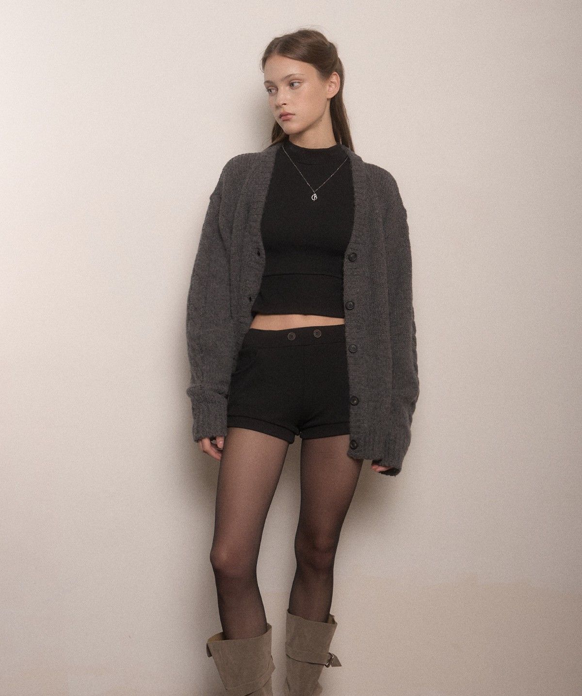 벨리아르(BELLIALEU) HARI BUTTON SHORTS-BLACK