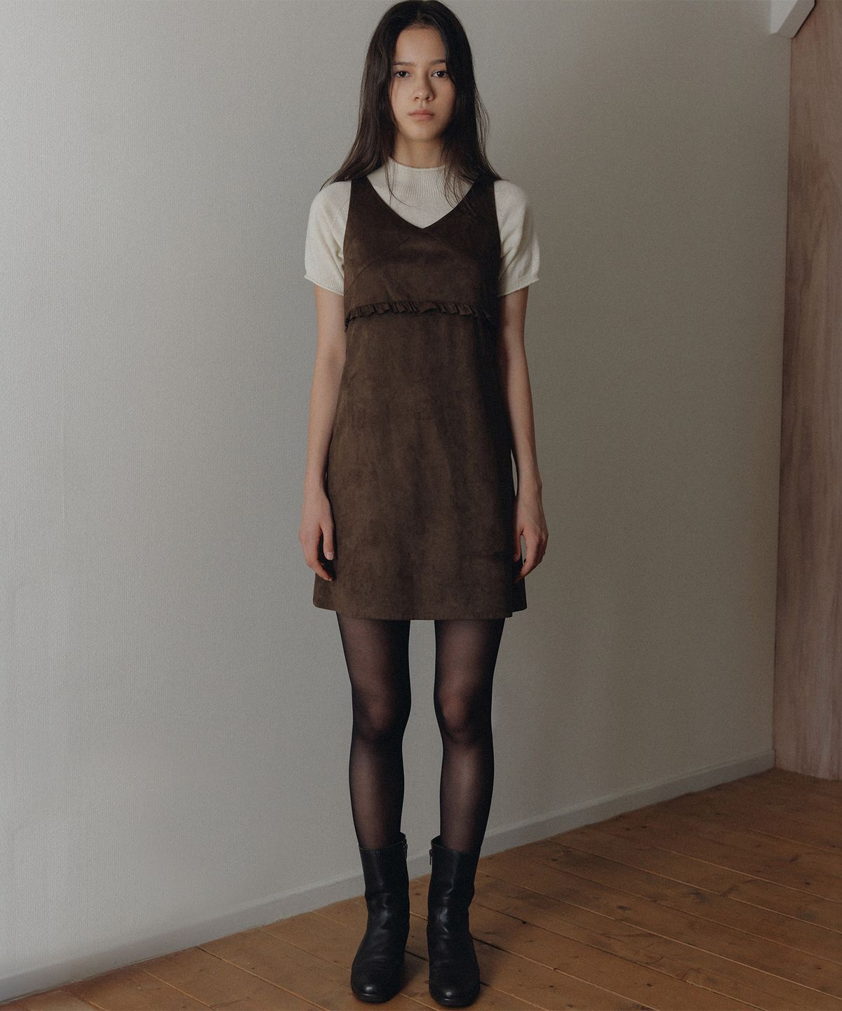 앤니즈(ANDNEEDS) Veta suede frill dress (brown)