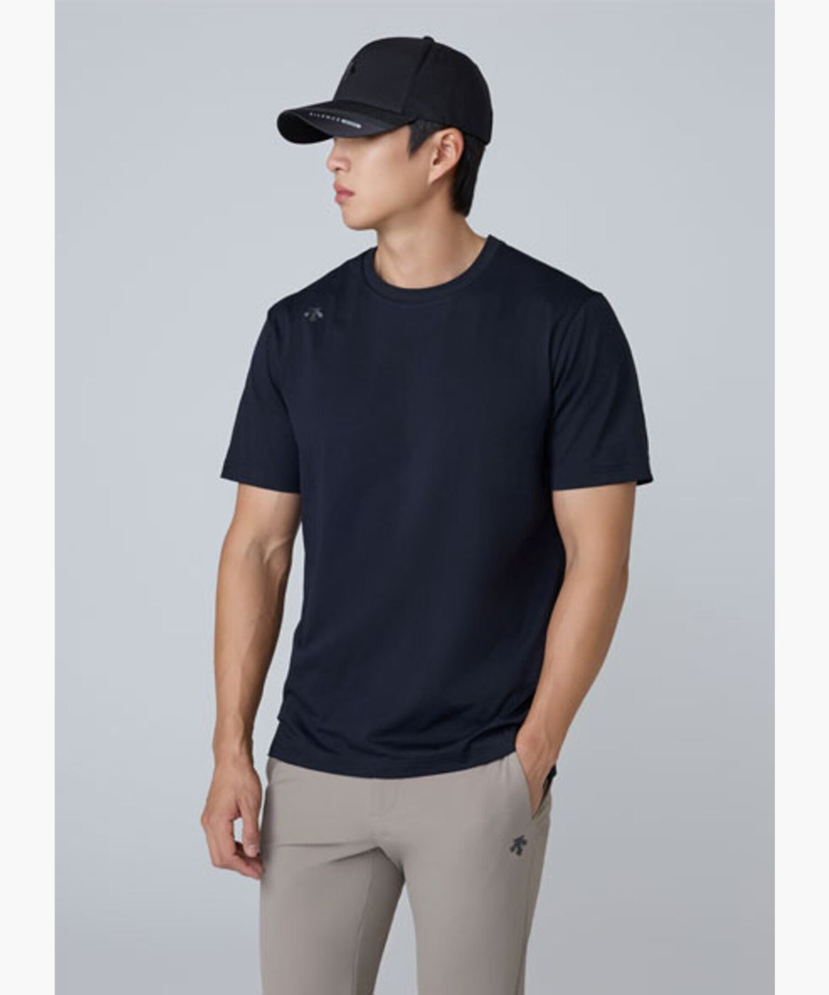 데상트 골프(DESCENTE GOLF) 남여공용 라운드 반팔 티셔츠  DQ32MFNS72
