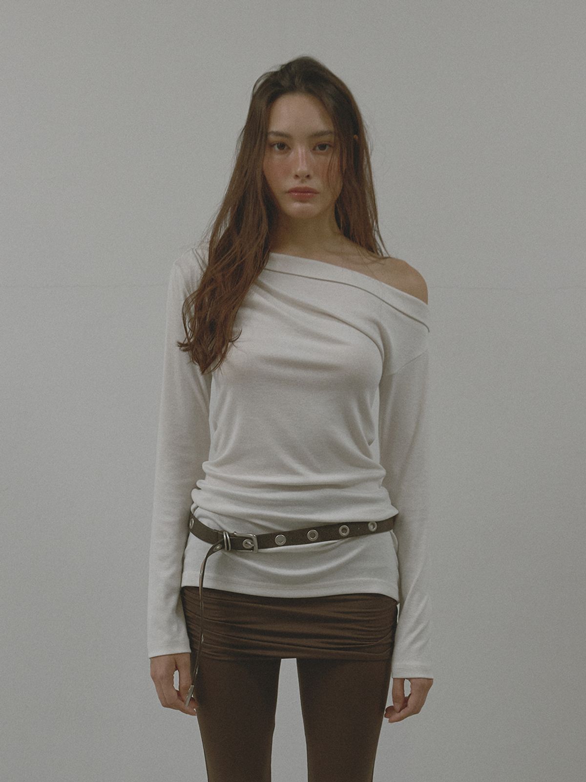 아수라(ASURA) FOLD ONE SHOULDER T (IVORY)