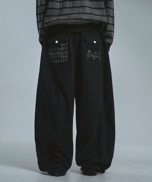 체크 배색 벌룬 코튼팬츠 - 블랙