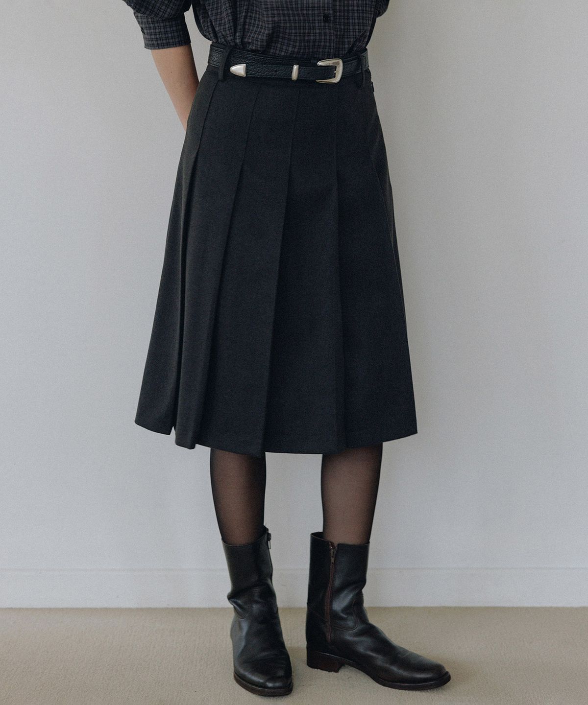 앤니즈(ANDNEEDS) Kay wool pleats midi skirt (charcoal gray)