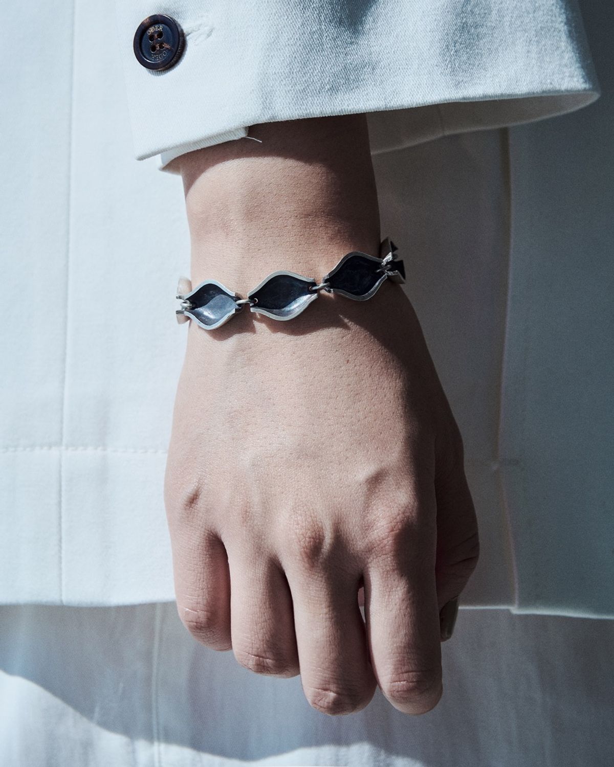 오버더라인(OVER THE LINE) P.O.C Lens Bracelet