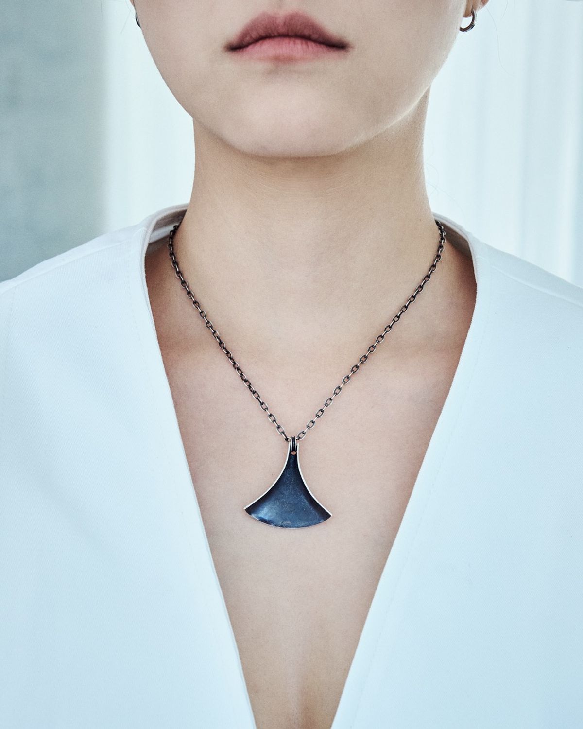 오버더라인(OVER THE LINE) P.O.C Hypar Pendant