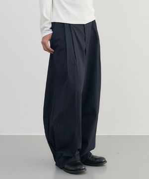 인버티드 플리츠 스트라이프 슬렉스 [D.NAVY]