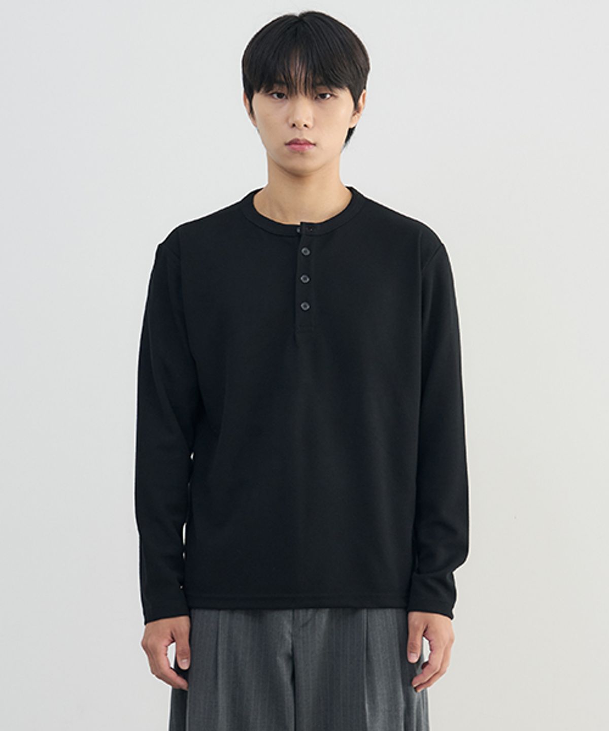 어레이드(ARRAYED) 헨리넥 와플 롱슬리브 티셔츠 [BLACK]