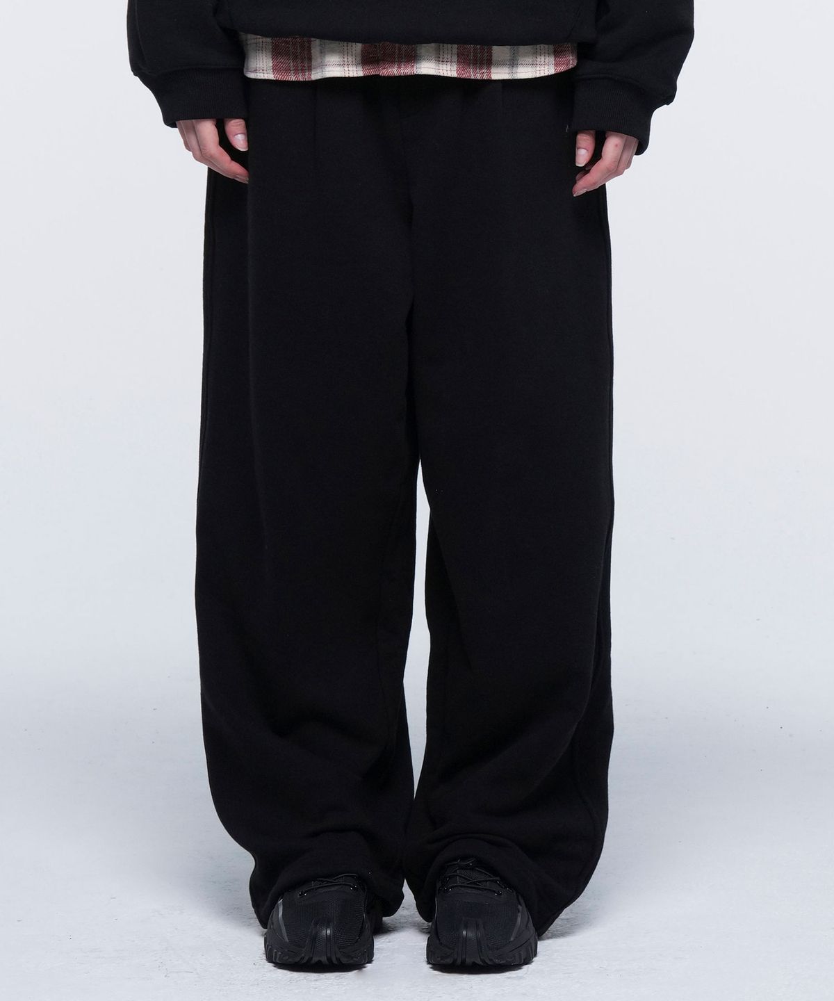 아웃도어 프로덕츠(OUTDOOR PRODUCTS) ONE TUCK WIDE STRING SWEAT PANTS (BLACK)