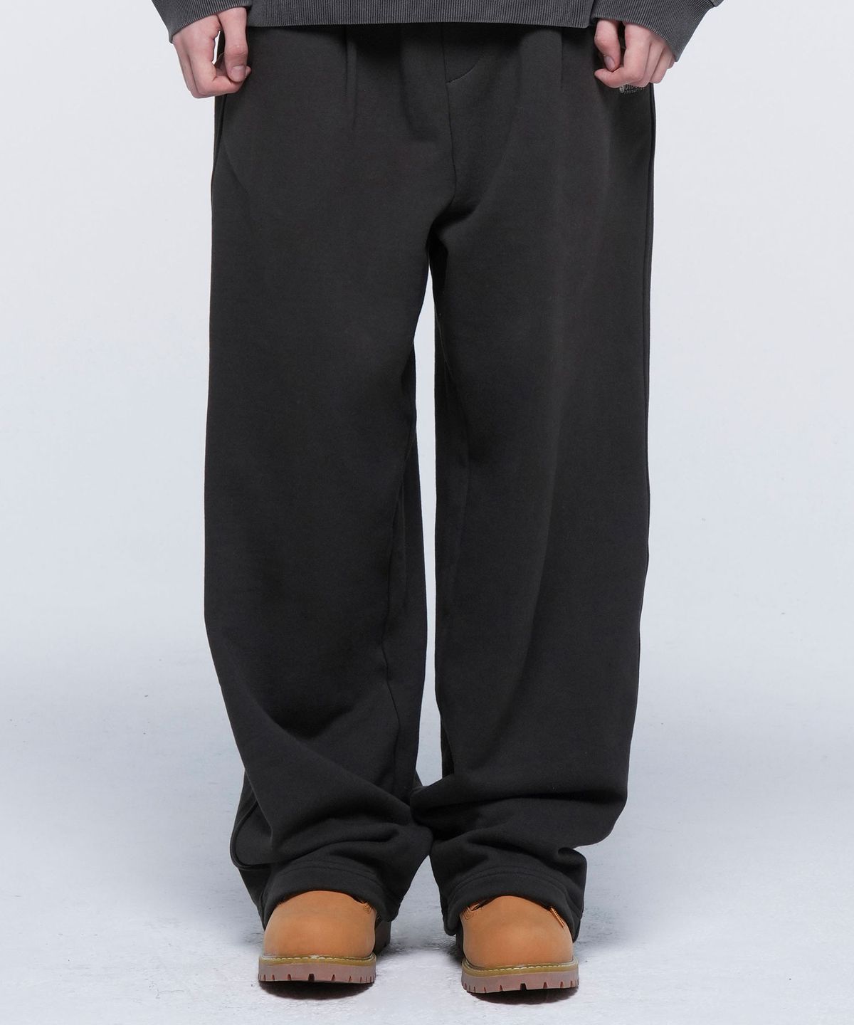 아웃도어 프로덕츠(OUTDOOR PRODUCTS) ONE TUCK WIDE STRING SWEAT PANTS (BROWN)