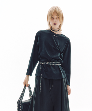 트립 피어싱 롱 슬리브