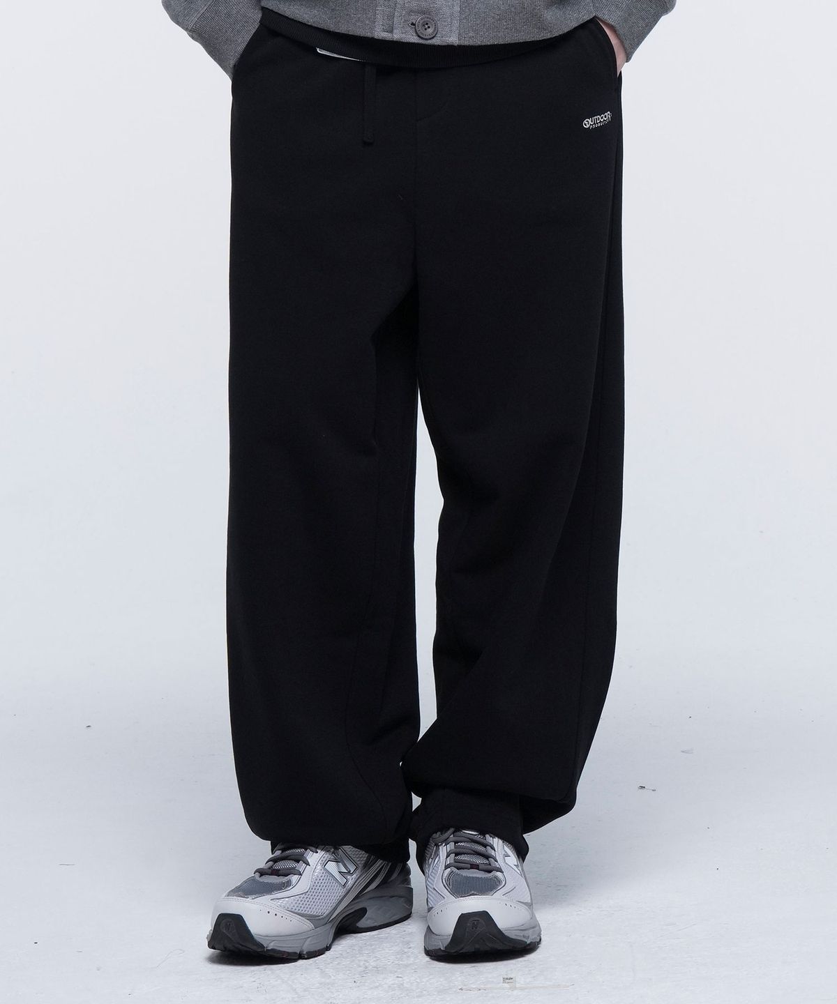 아웃도어 프로덕츠(OUTDOOR PRODUCTS) WIDE CURVED SWEAT PANTS (BLACK)