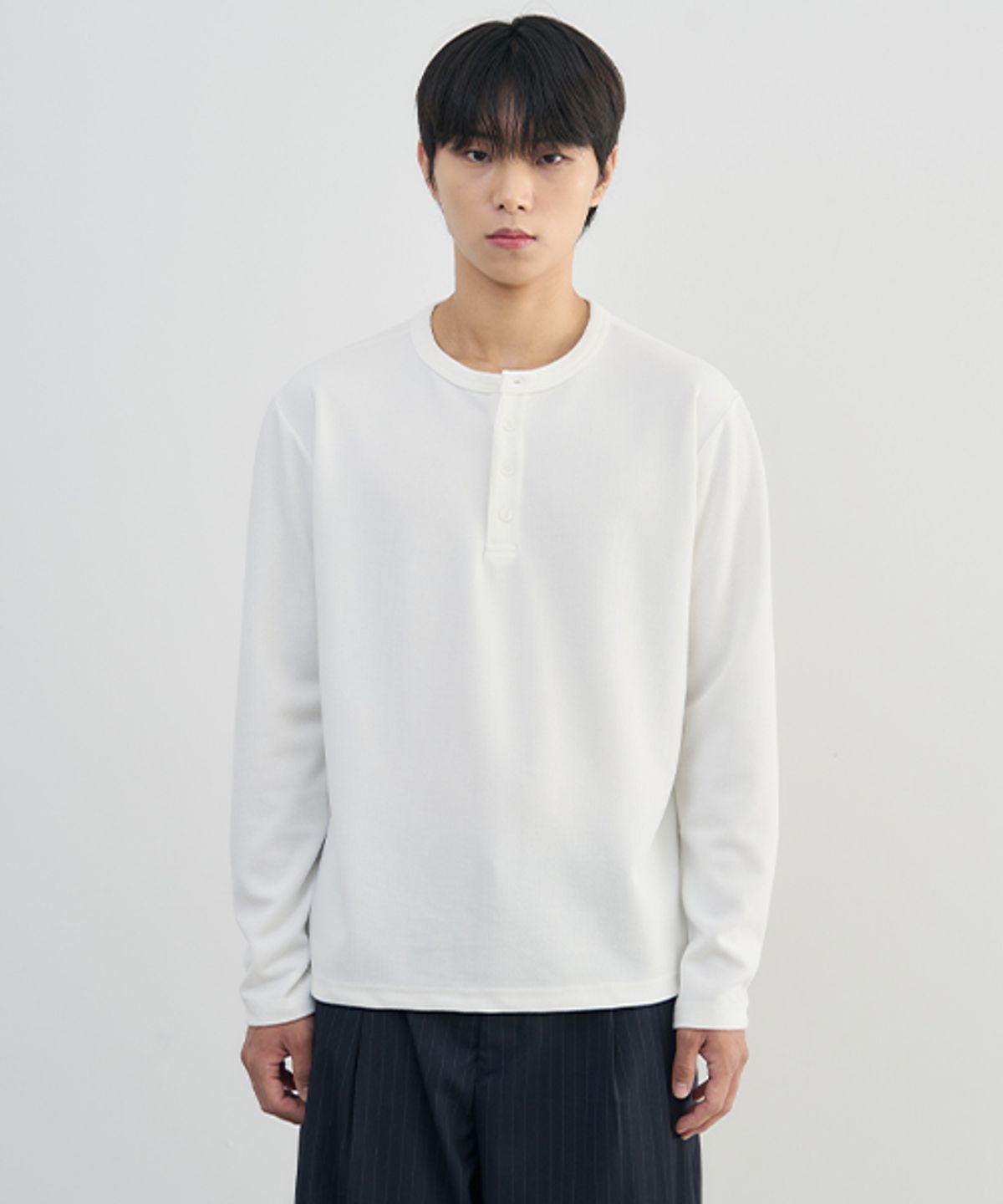 어레이드(ARRAYED) 헨리넥 와플 롱슬리브 티셔츠 [WHITE]
