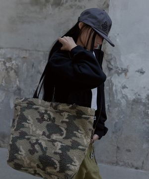 플리스 심볼 로고 토트백