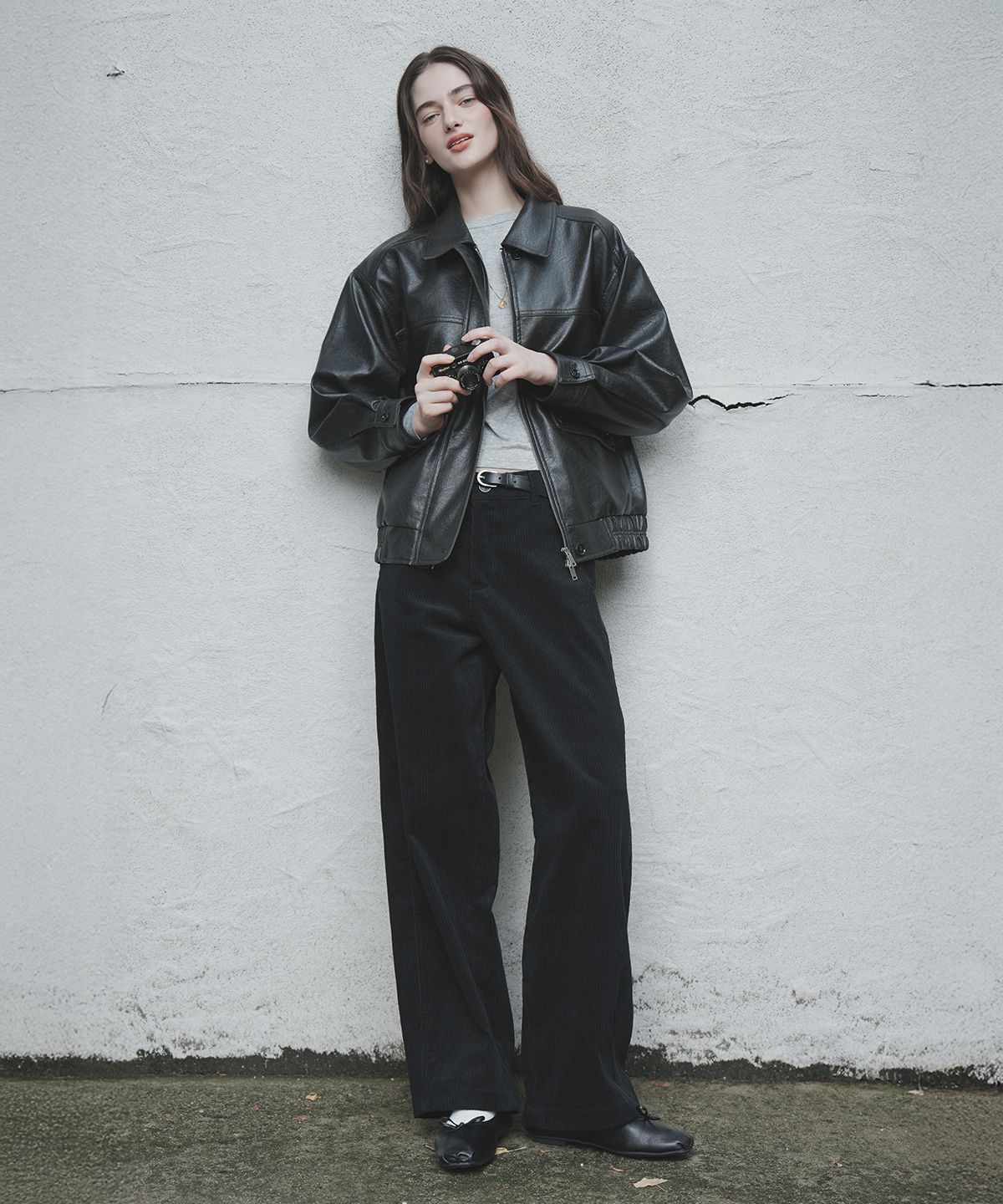 로브로브(LOVLOV) SLIMCORD CURVED PANTS
