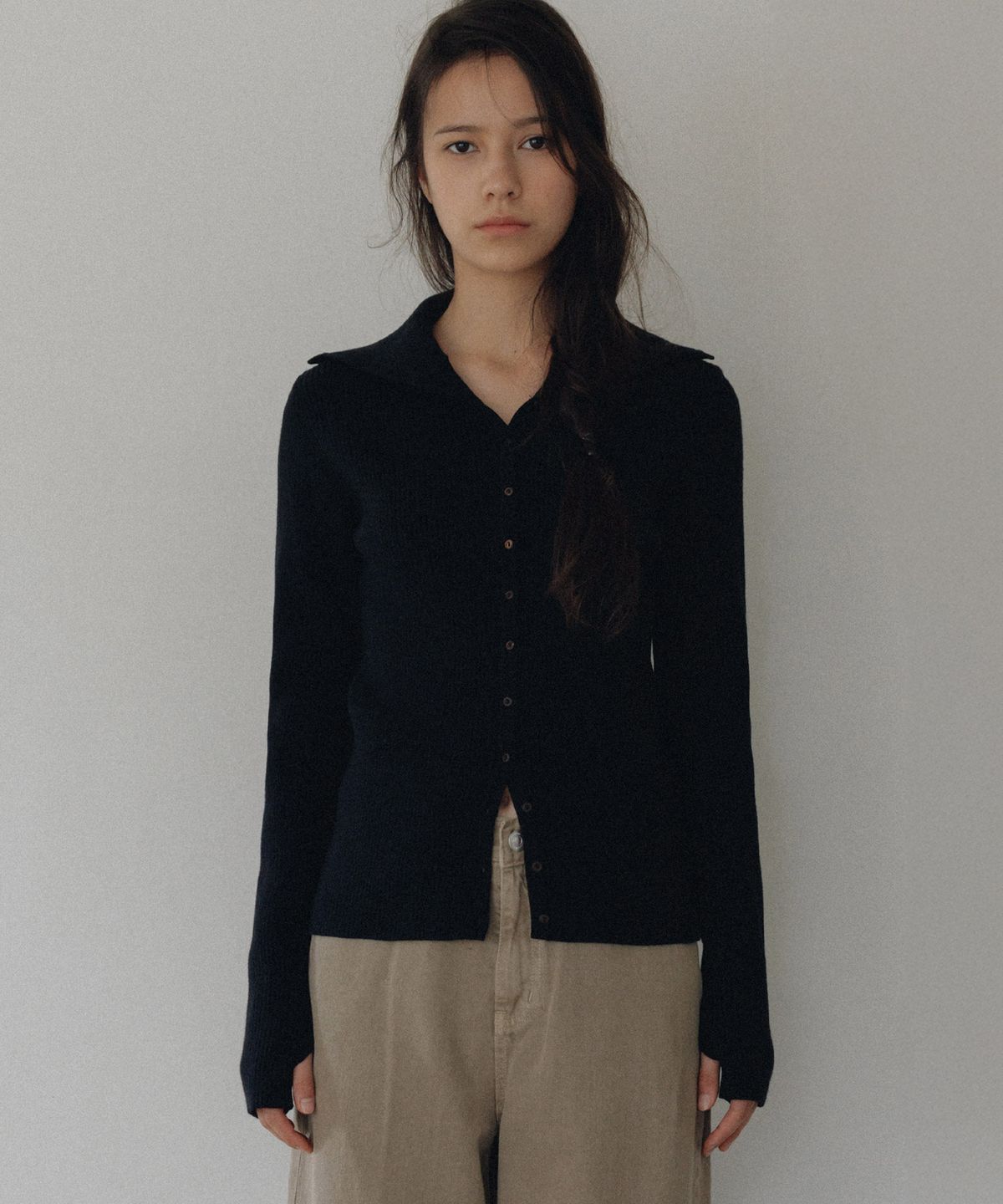 앤니즈(ANDNEEDS) Nua pola cardigan (black)