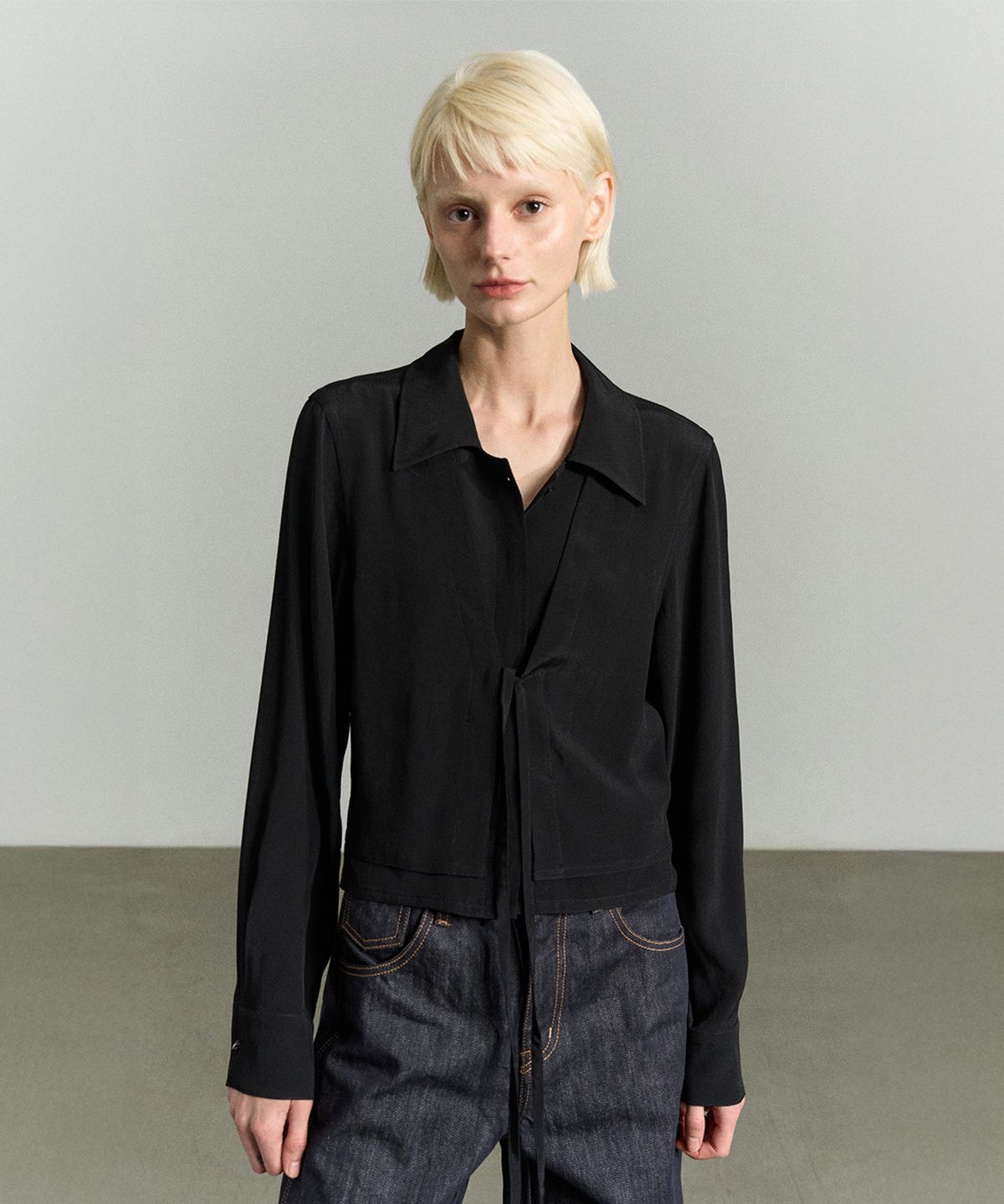 리이(RE RHEE) FRONT-TIE LAYERED SHIRT BLOUSE BLACK