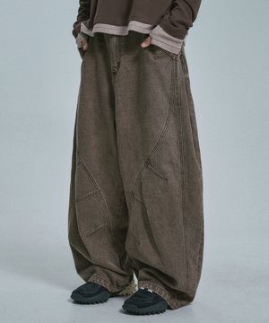 커브드 라인 다트 벌룬 데님팬츠 - 브라운