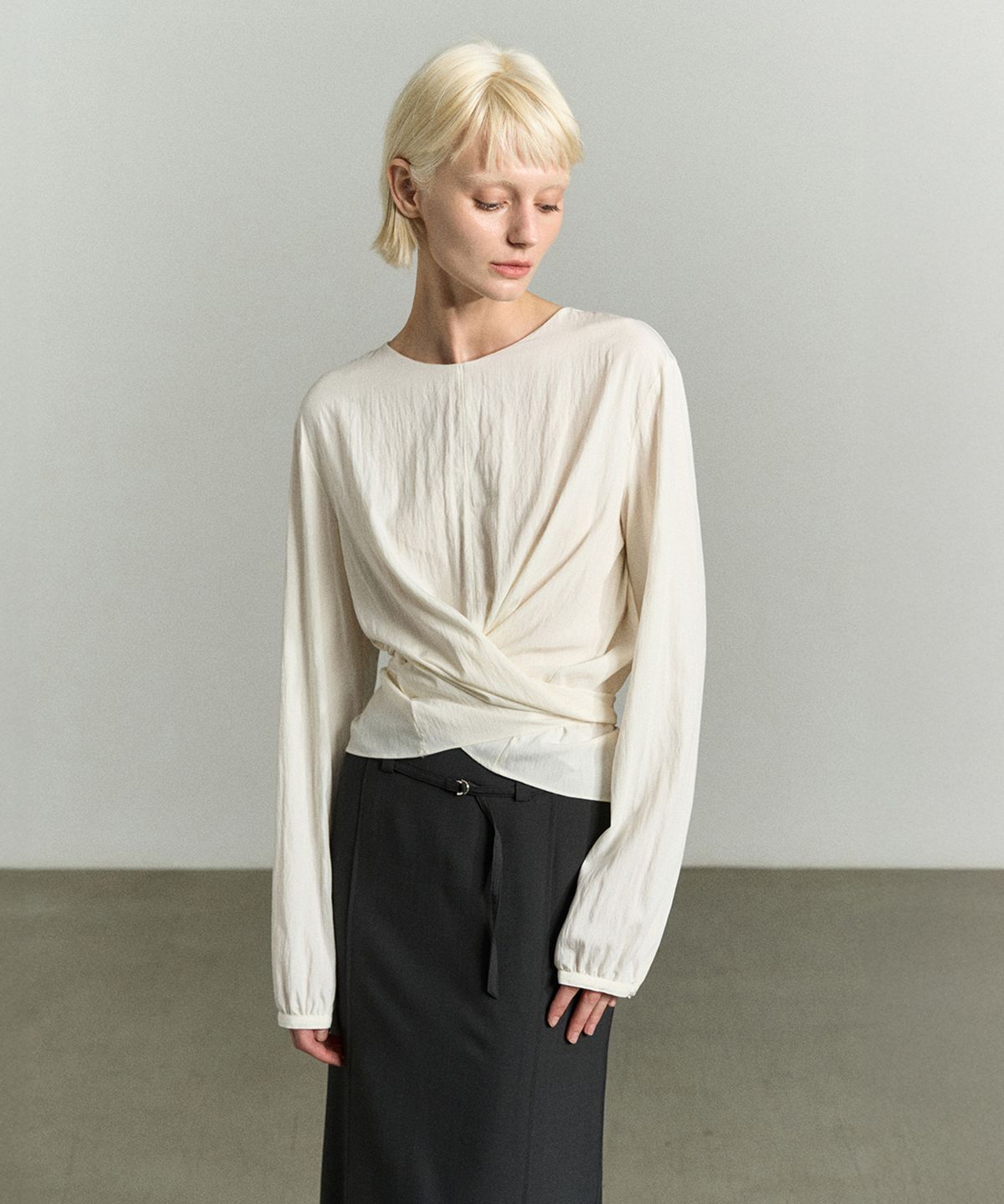 리이(RE RHEE) WAIST WRAP BLOUSE PEARL