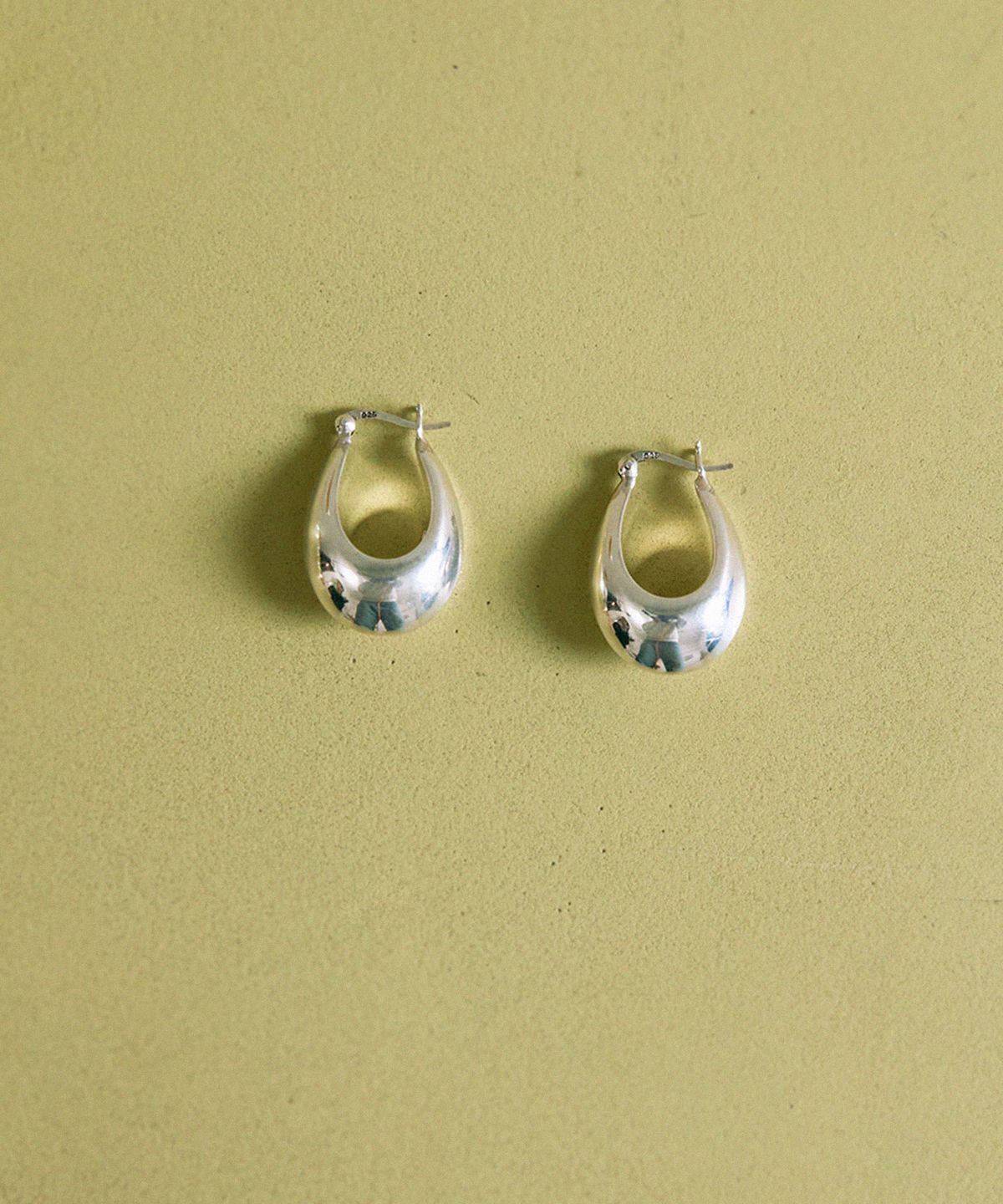 누아보(NUAVO) Bold U hoop