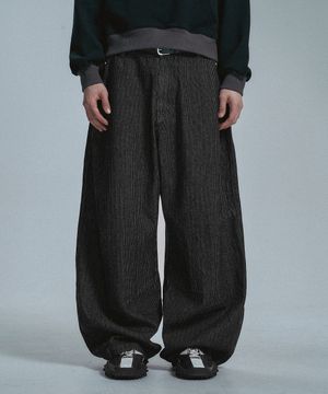 스트라이프 벌룬 데님팬츠 - 블랙