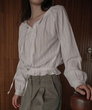 러블리 타이 핀턱 블라우스