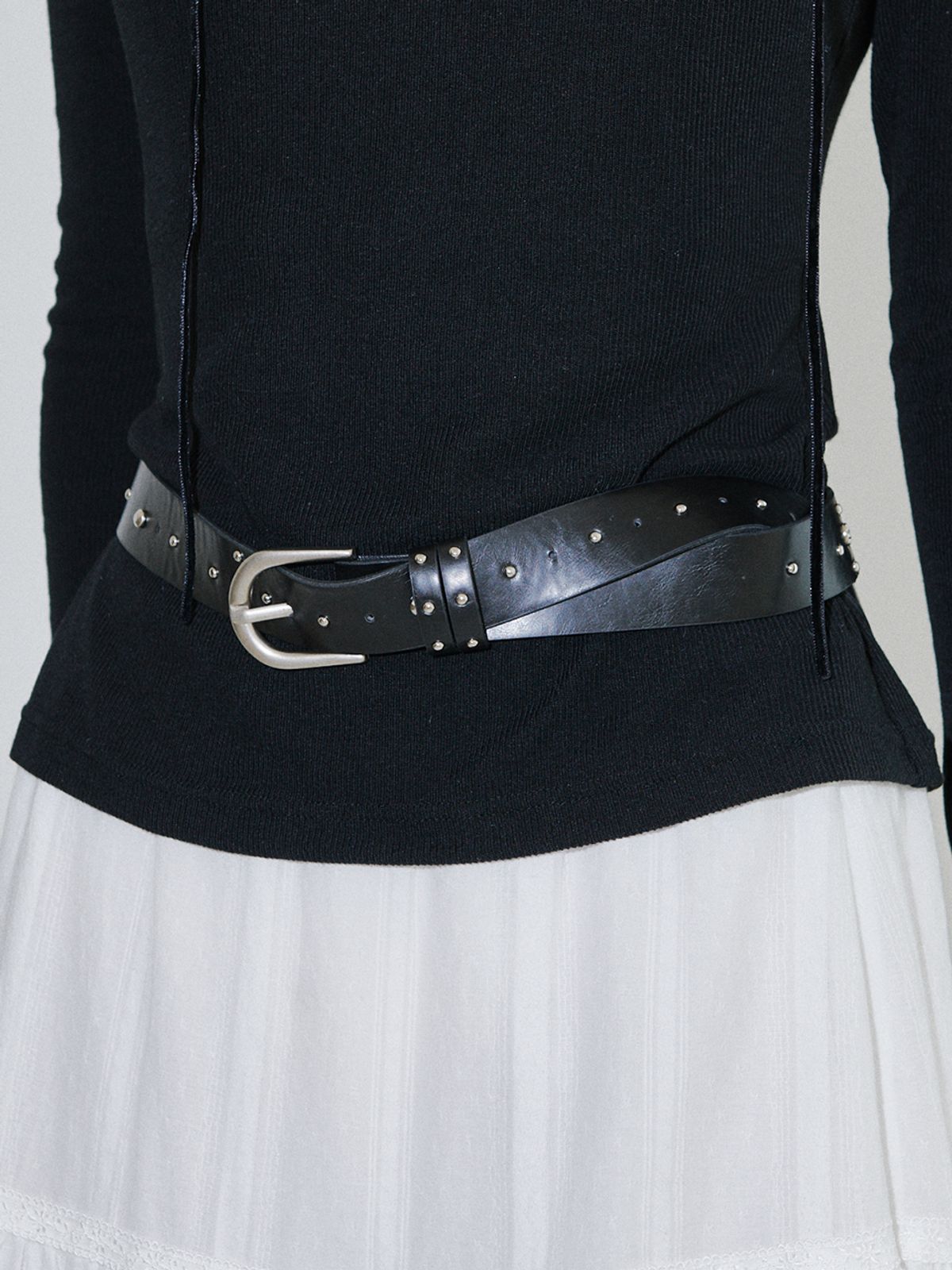오앨(OUEL) STUDDED FAUX LEATHER BELT_BLACK