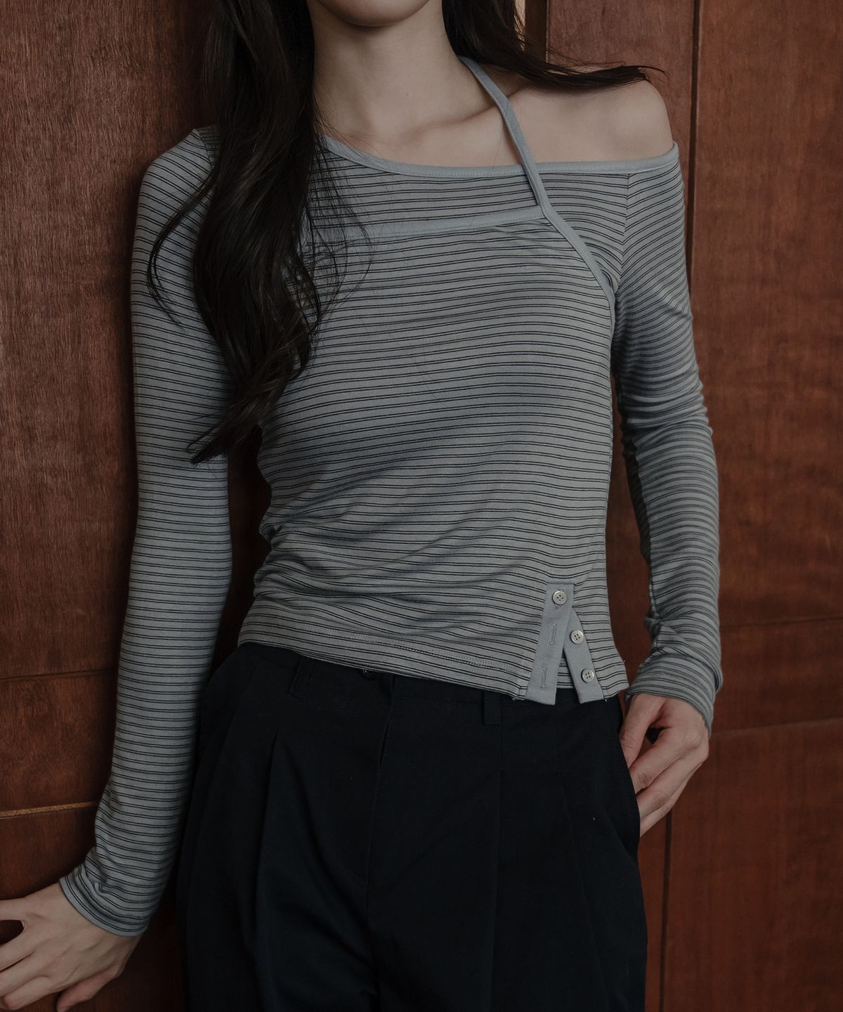 하드코어 해피니스(HARDCORE HAPPINESS) 원숄더 버튼 레이어드 티셔츠_블루
