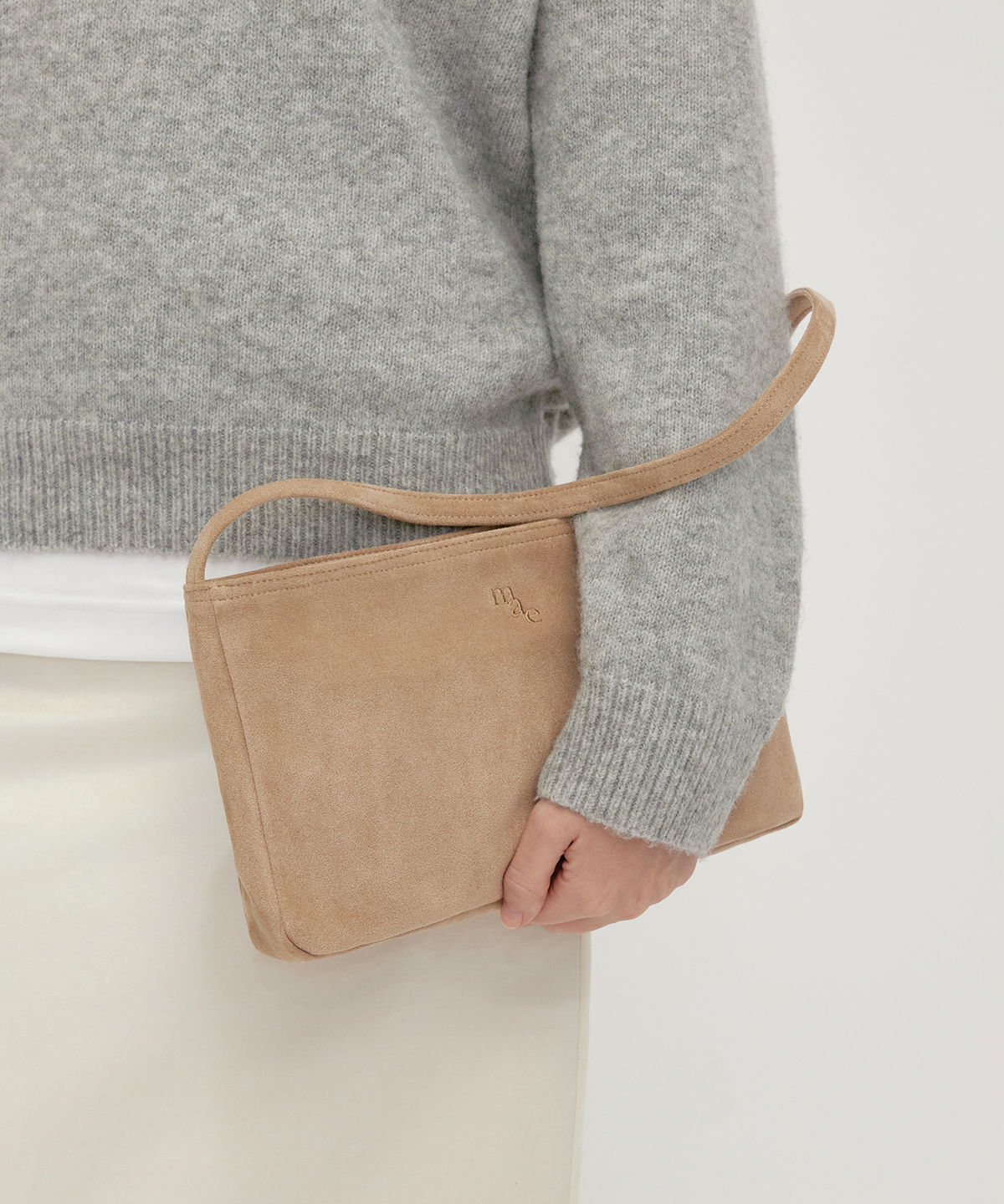 무쿠앤에보니(MUCU AND EBONY) Comfy Flat Bag _ Suede Beige