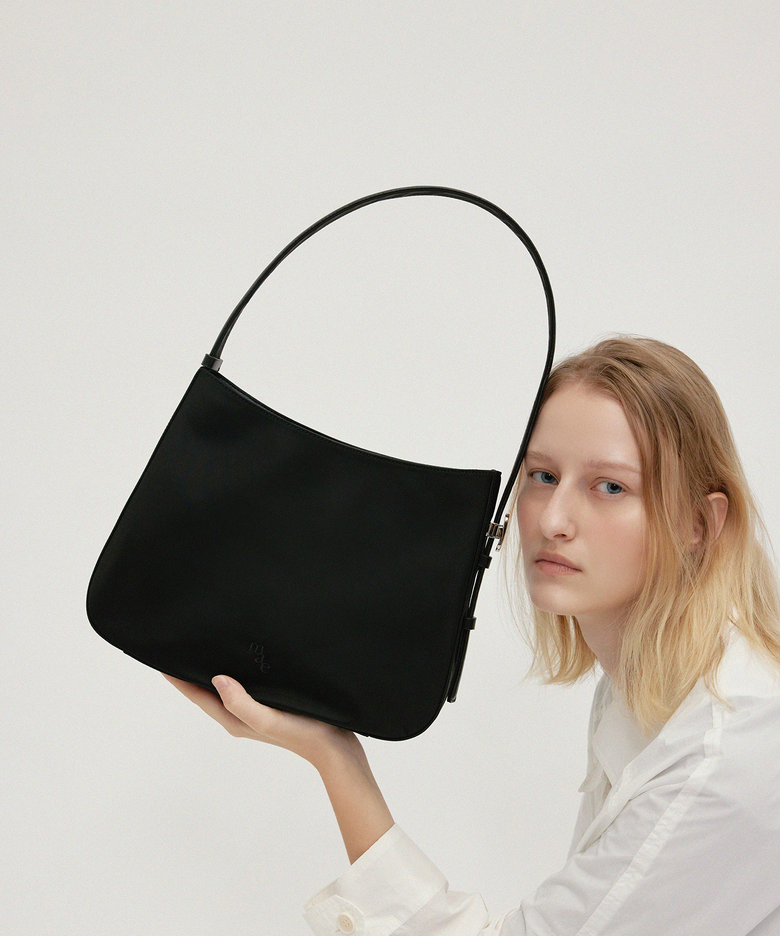 Floe Shoulder Bag _ Black