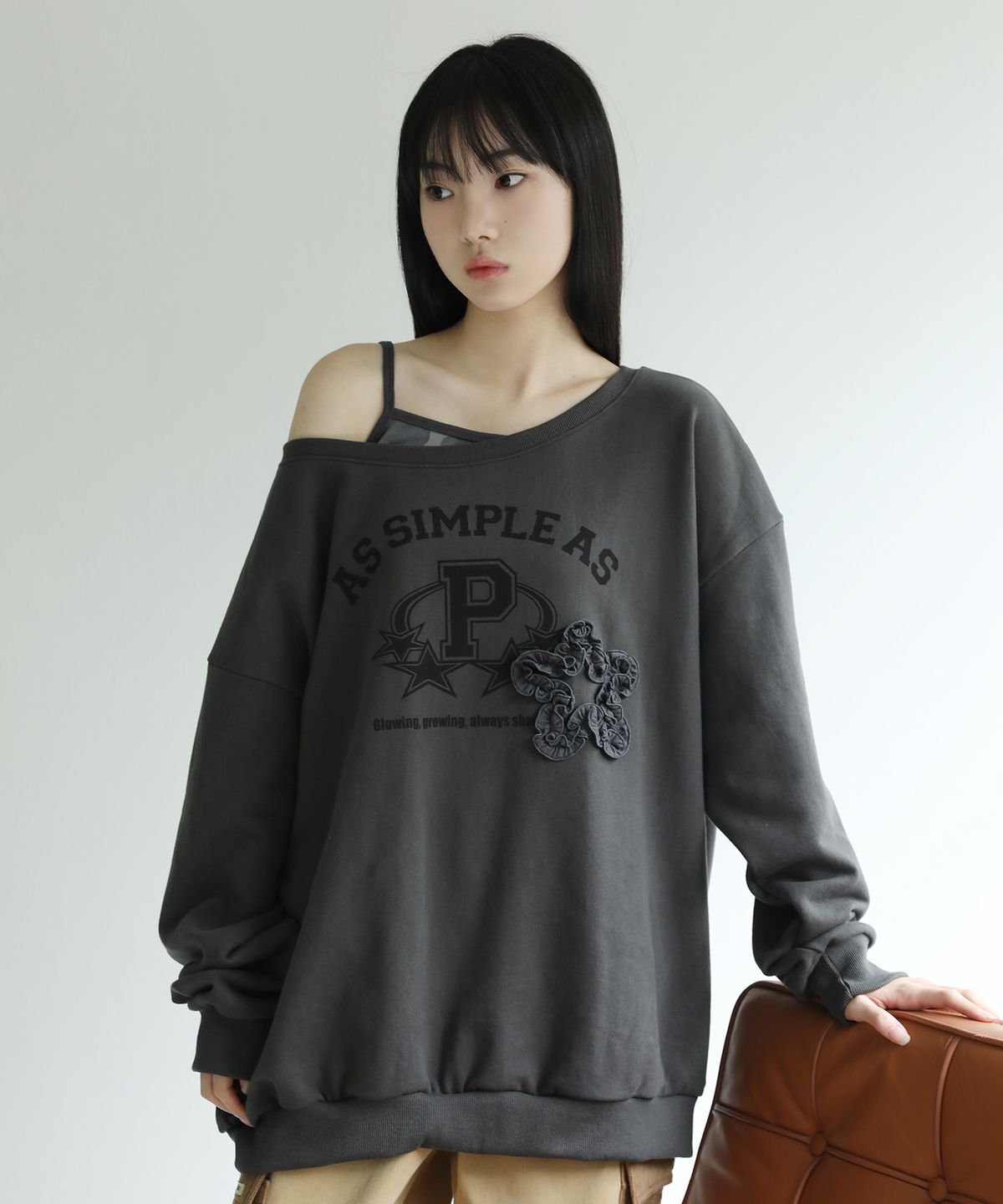 피스메이커(PIECE MAKER) ASAP FRILL OFF-SHOULDER SWEATSHIRTS (CHARCOAL)