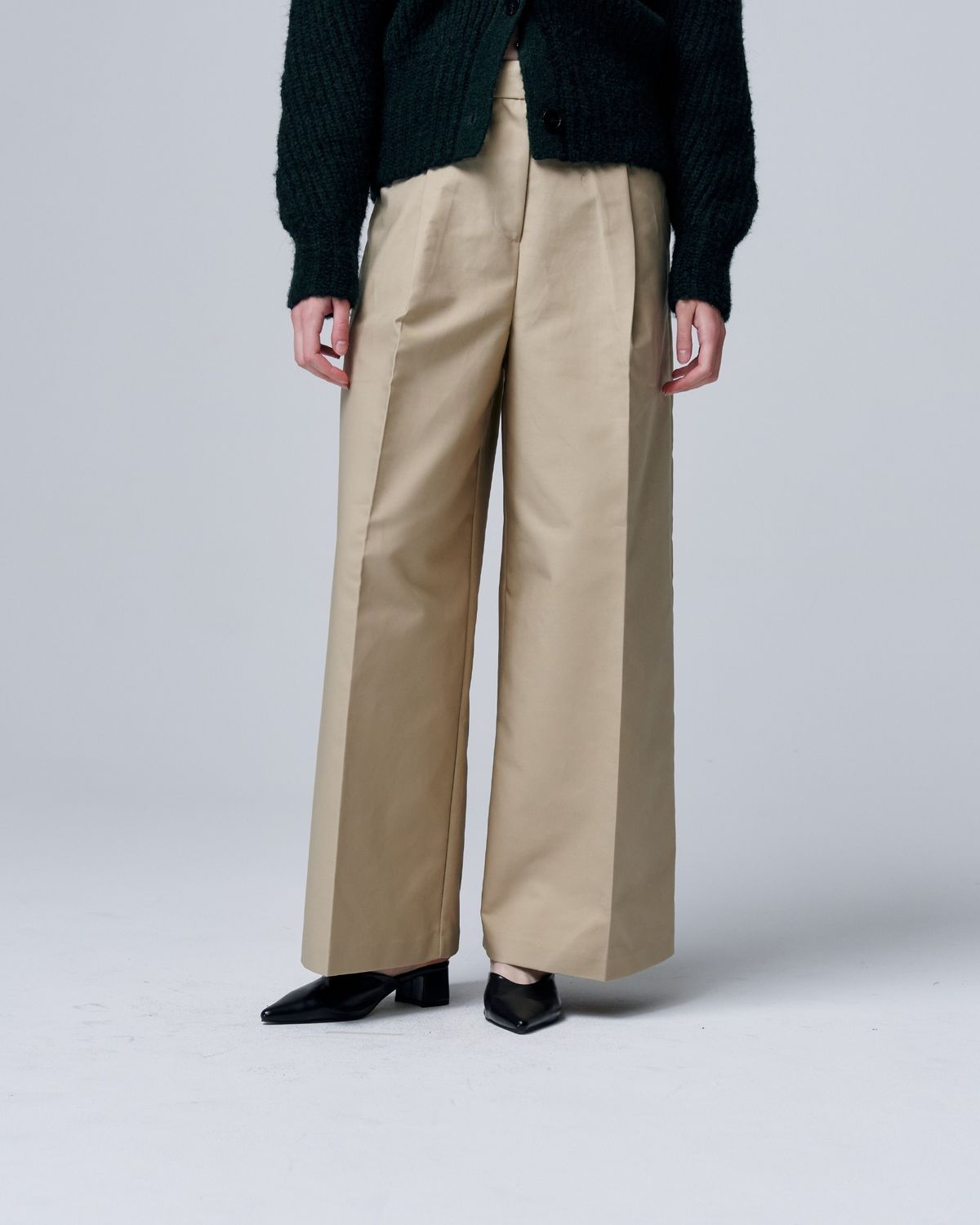 오드프레젠트(ODDPRESENT) Semi-Wide Cotton Pants