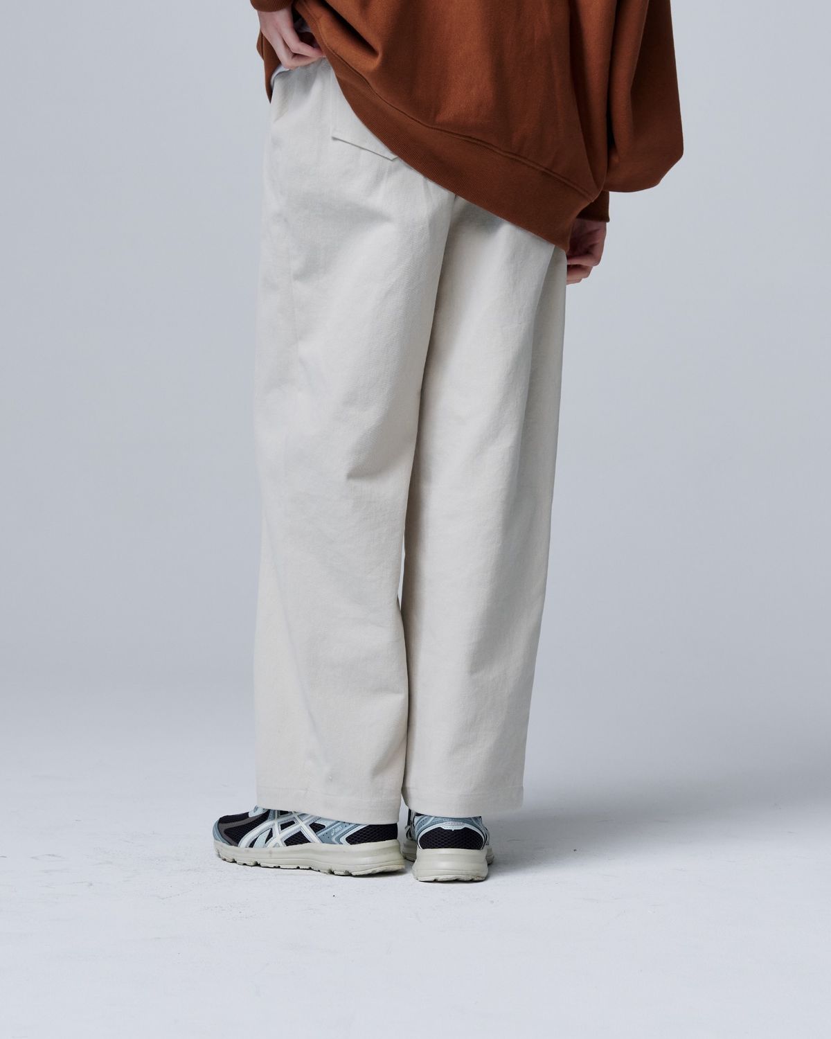 오드프레젠트(ODDPRESENT) Cotton Band Pants