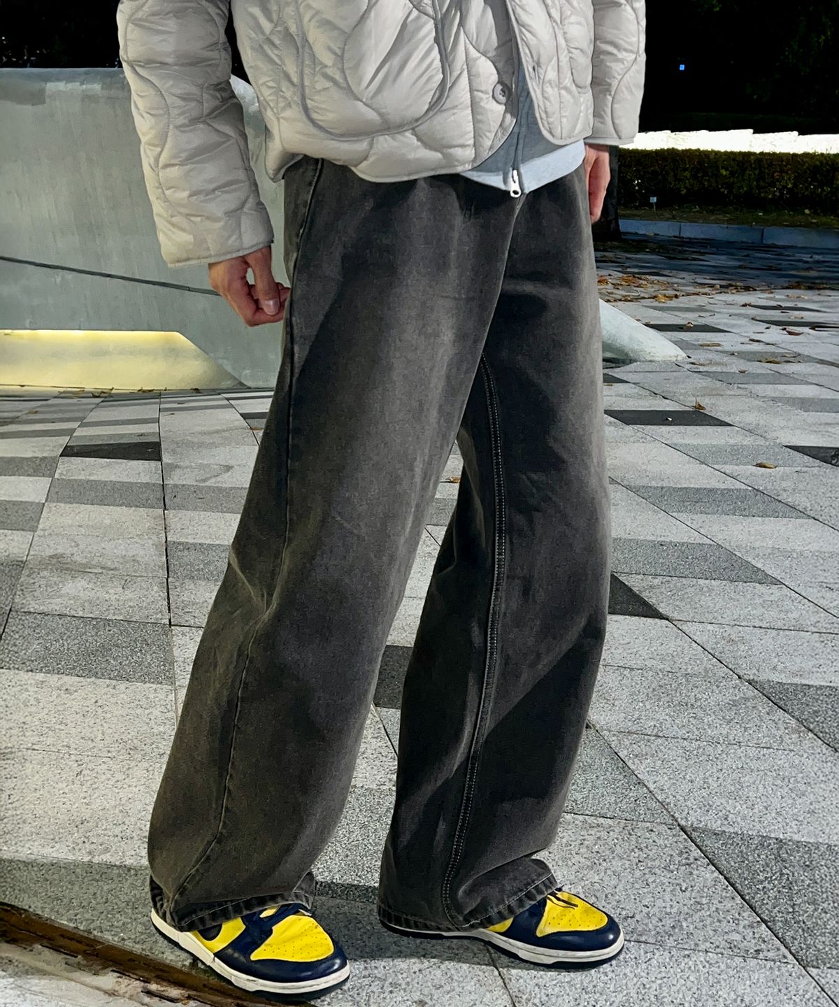 놈브레(NOMBRE) 뒷밴딩 무지 와이드 데님 팬츠[블랙]