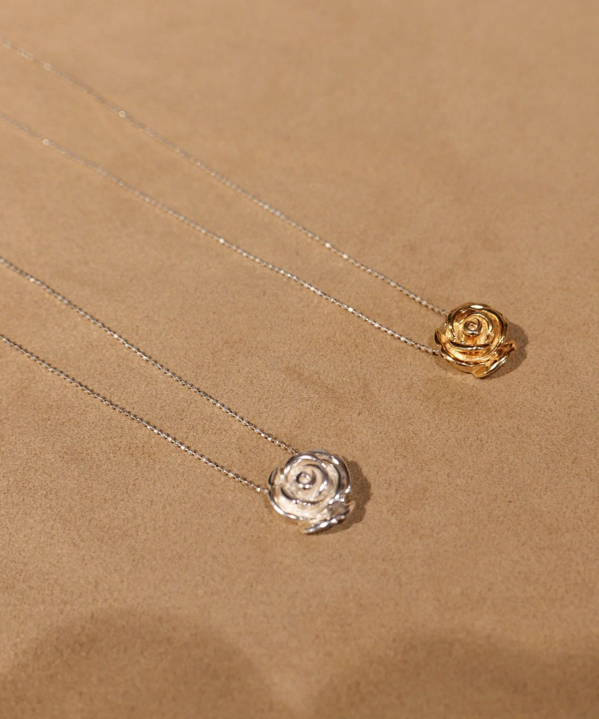 누아보(NUAVO) Big rose chain drop