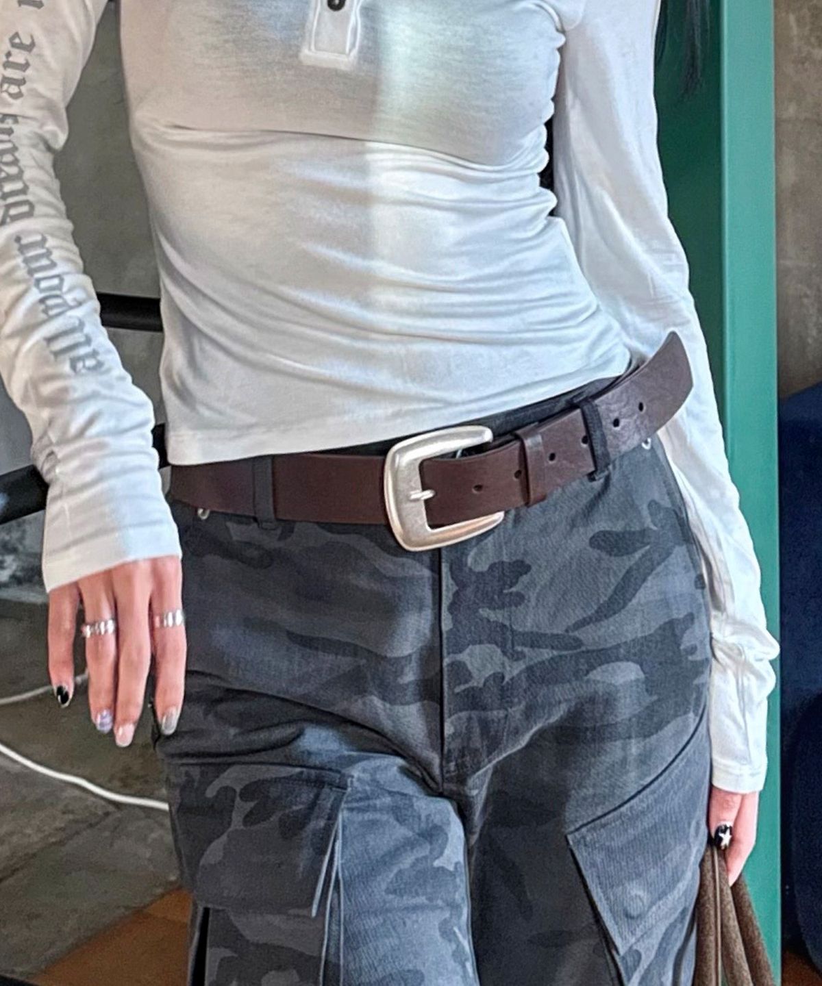 레이디 볼륨(LADY VOLUME) 레더 100 브라운 와이드 오벌 스퀘어 버클 벨트 (SILVER)