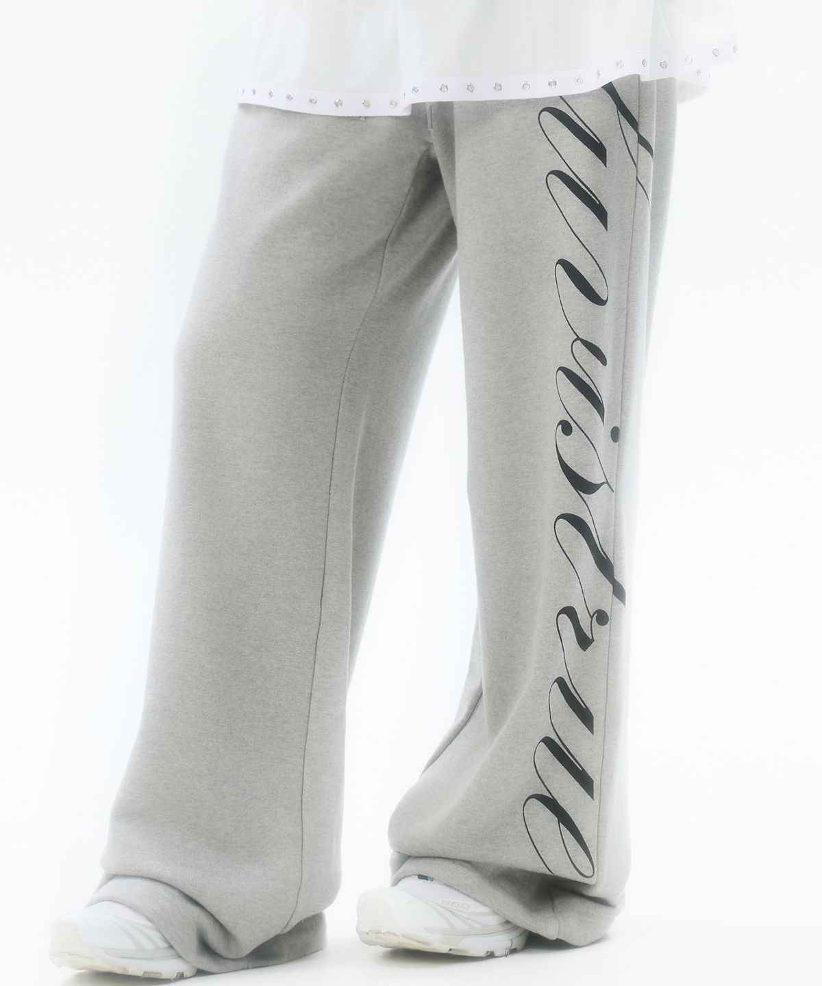 러브이즈트루(LUVISTRUE) [MY MELODY] TRAINING PANTS(GRAY)