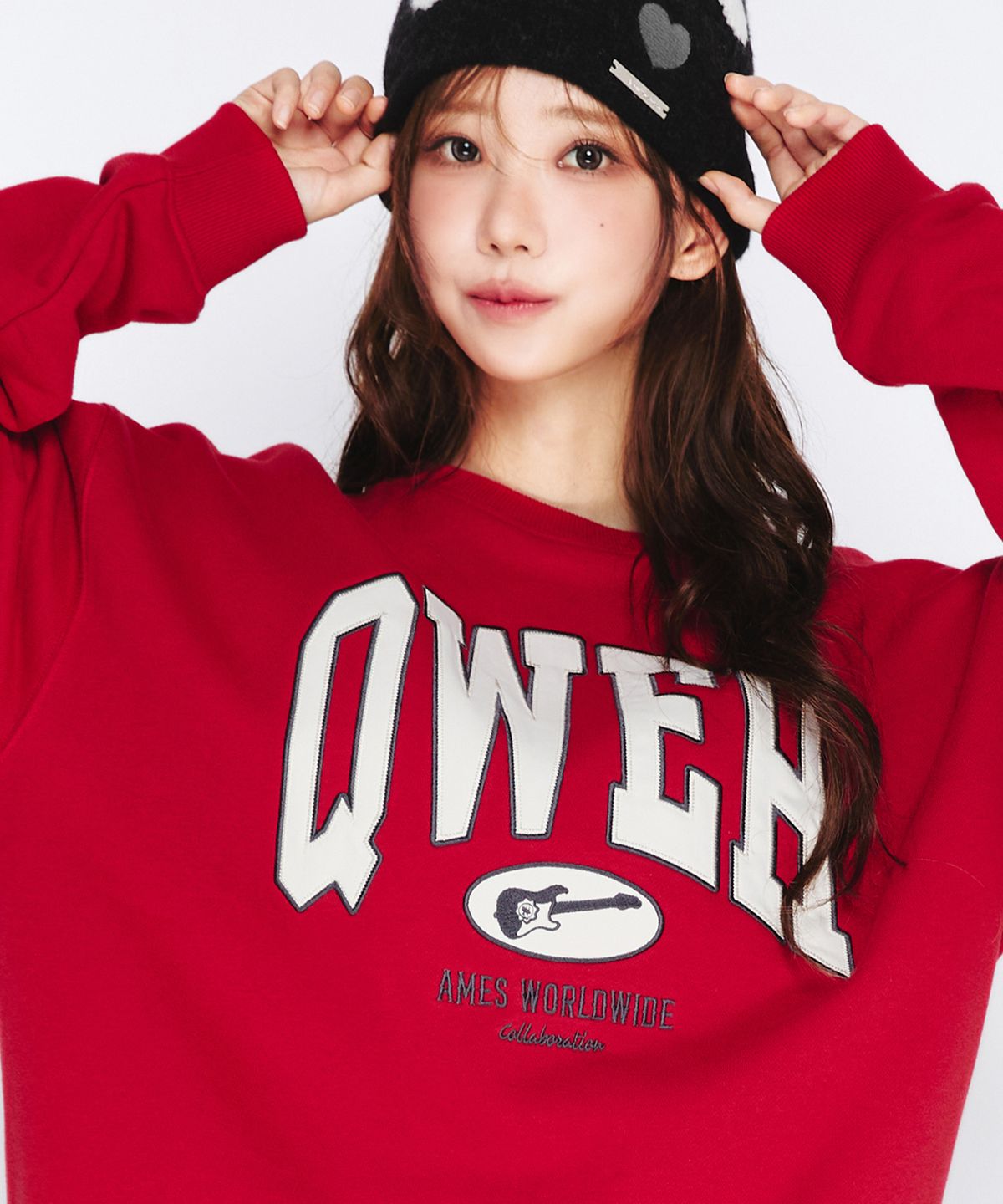 아메스 월드와이드(AMES-WORLDWIDE) QWER BASIC APPLIQUE SWEATSHIRT RED