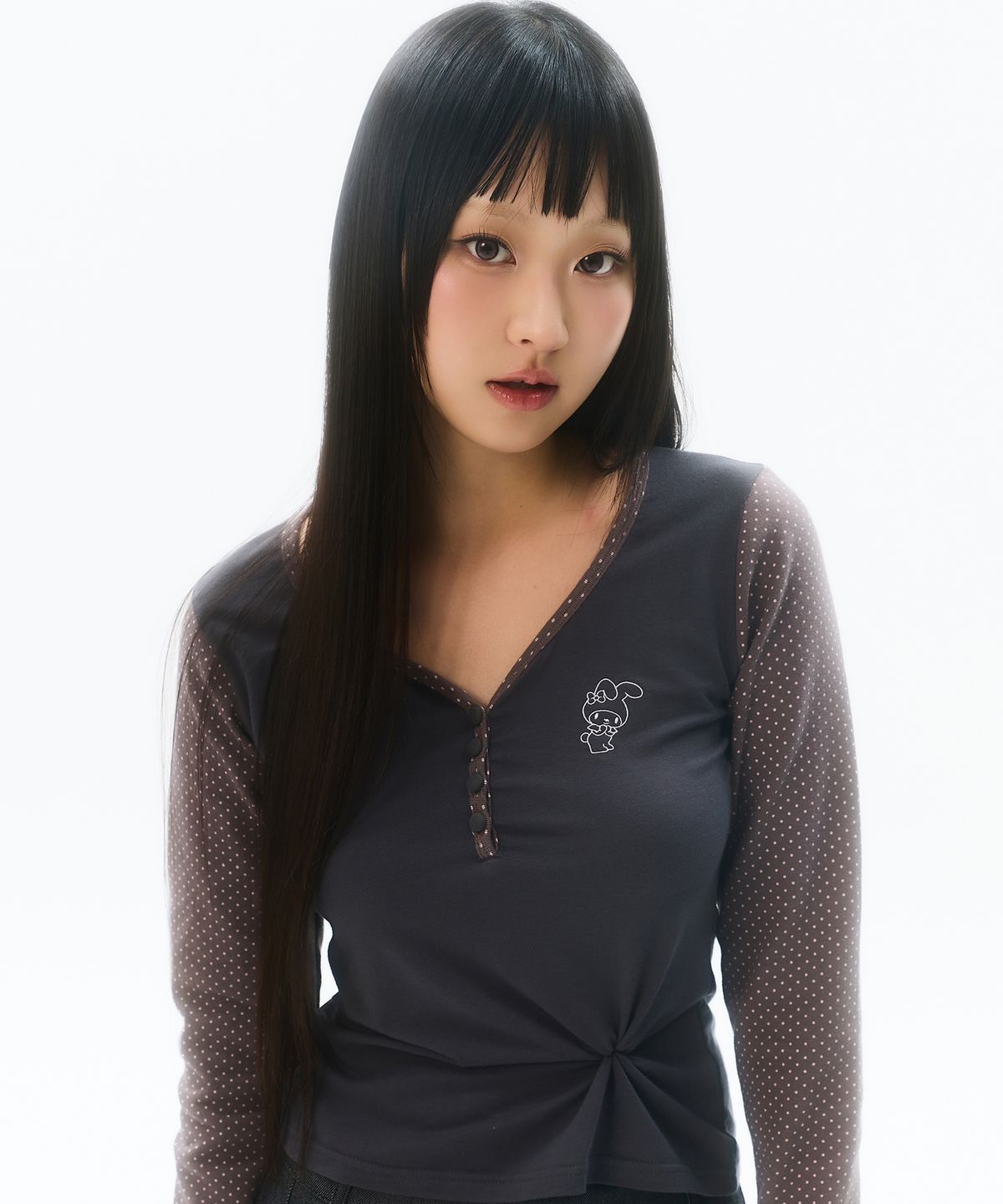 러브이즈트루(LUVISTRUE) [MY MELODY] LONG SLEEVE TEE(CHARCOAL)