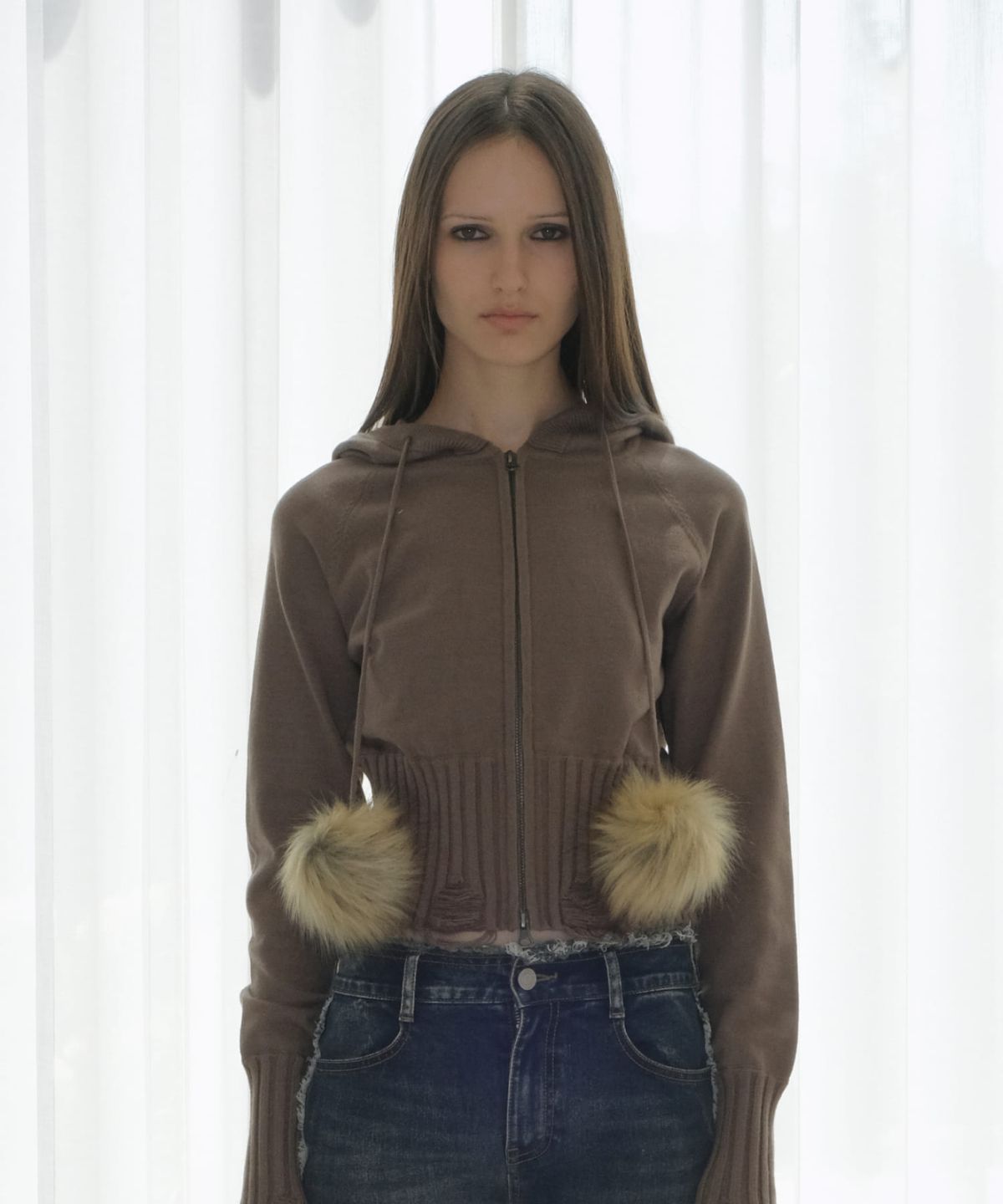 오디너리 홀리데이(ORDINARY HOLIDAY) POM-POM KNIT HOOD ZIP-UP [KHAKI]