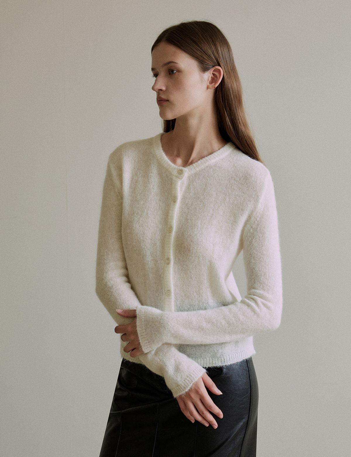 더엘로(THEELO) 2-way Alpaca Round Cardigan Knit (Ivory)