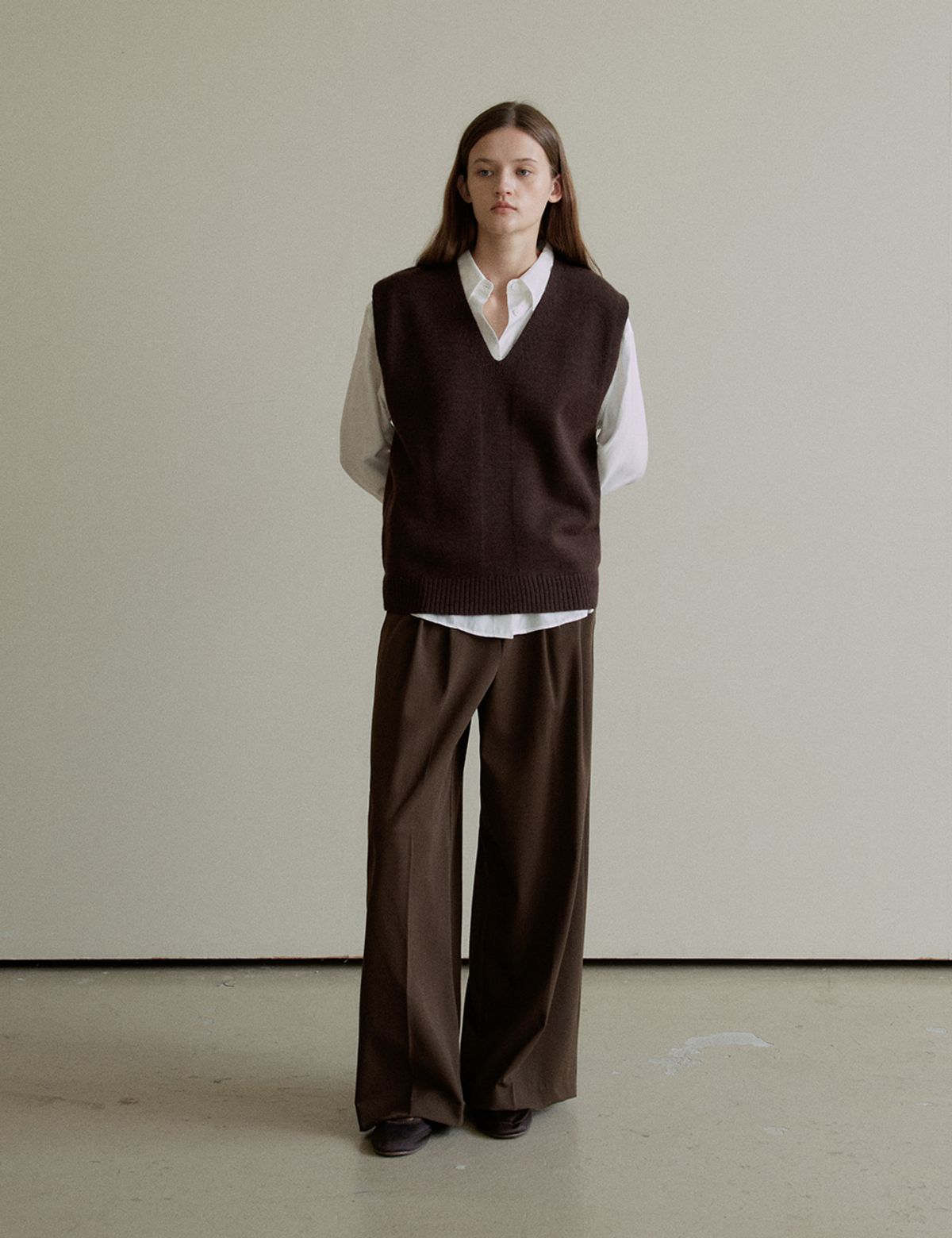 더엘로(THEELO) Tailored Two Tuck Wide Pants (Brown)