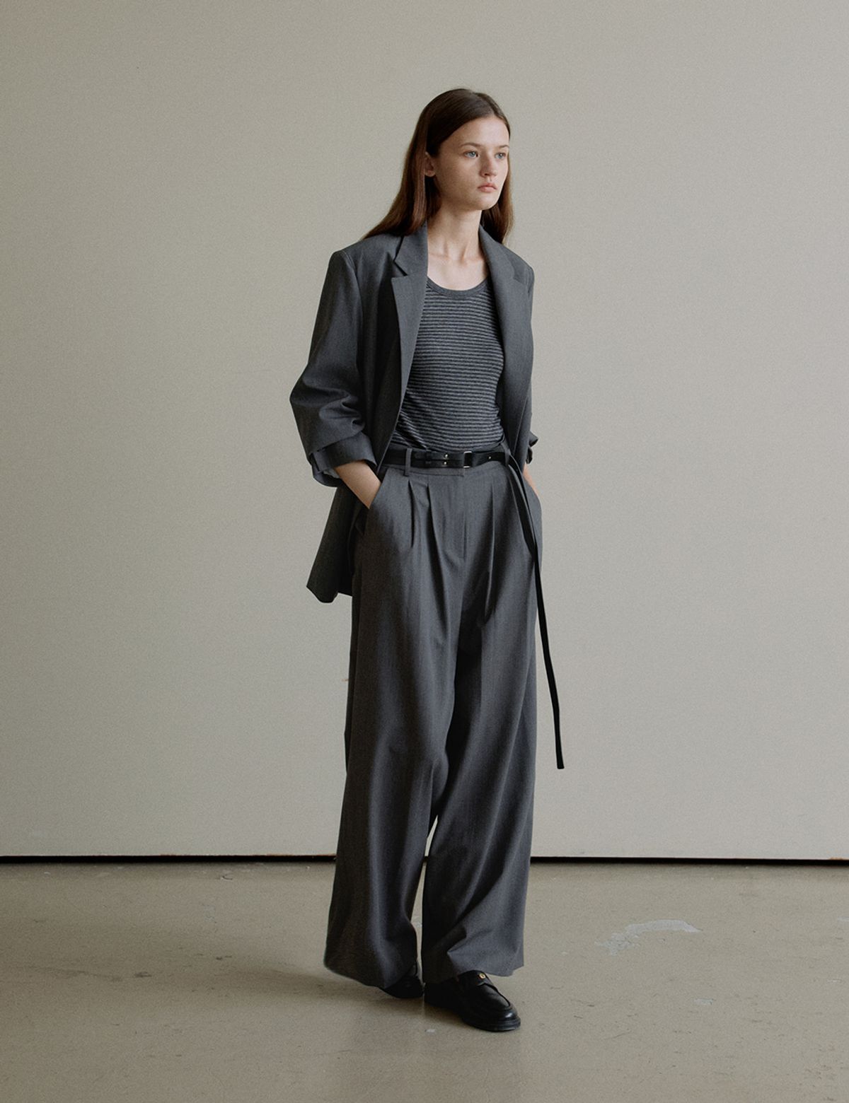 더엘로(THEELO) Tailored Two Tuck Wide Pants (Gray)