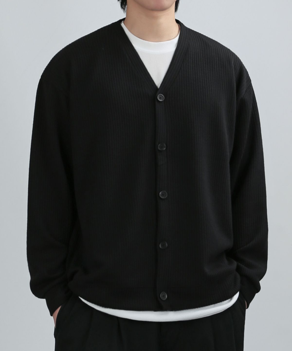 베리베인(VERYVAIN) BREATHABLE V-NECK CARDIGAN (BLACK)