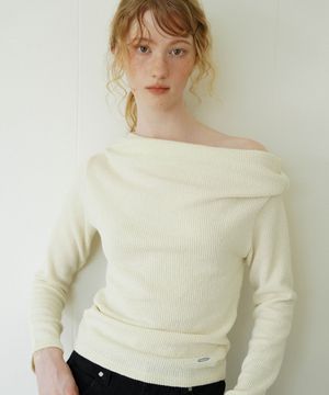 브리 소프트 원숄더 니트 탑_크림