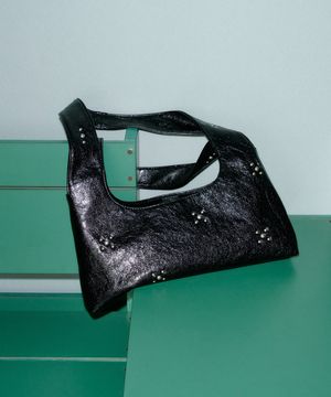 리오라 스터드 백 블랙