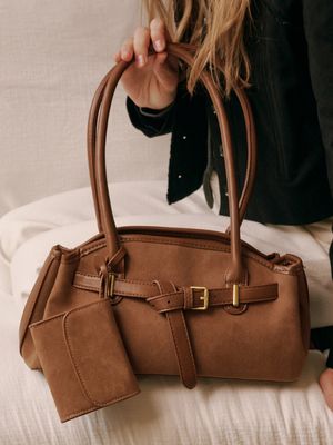 루제 스웨이드 백 (카멜)