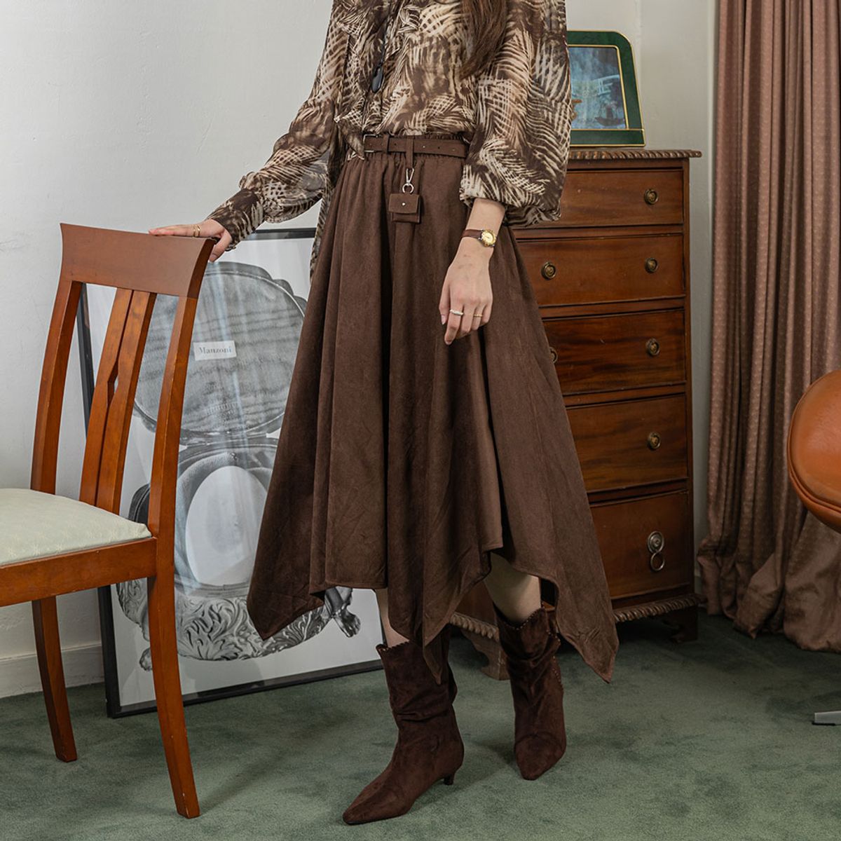 랭썬(LANGSON) LS_Dark brown irregular skirt